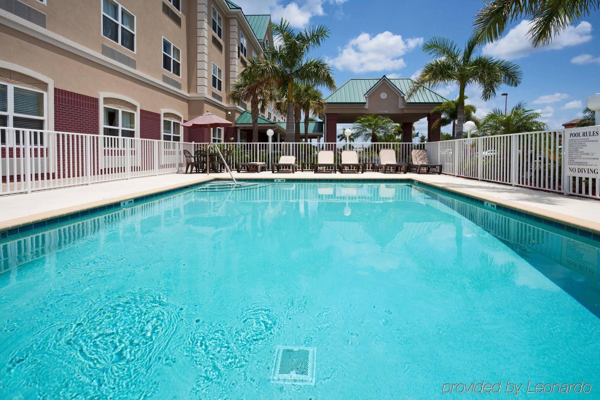 Country Inn & Suites By Radisson, Bradenton-Lakewood-Ranch, Fl Екстериор снимка